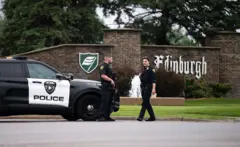 Policiais na área do Brooklyn Park