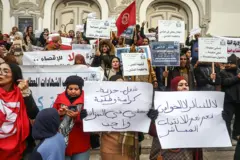 تونسيون يُطالبون بالشغل والحرية والكرامة الوطنية 2025