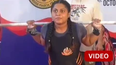 காணொளி: பளு தூக்கும் போட்டியில் கலந்துகொண்டு பதக்கம் வென்ற ஏழு மாத கர்ப்பிணி