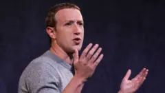 Facebook компаниясынын негиздөөчүсү Марк Цукерберг