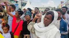 ተፈናቐልቲ ኣብ ሰላማዊ ሰልፊ