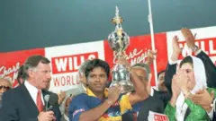 අර්ජුන රණතුංගගේ නායකත්වයෙන් තරග කළ ශ්‍රී ලංකාව එක්වරක් ක්‍රිකට් ලෝක කුසලානය තමන් සතුකර ගැනීමට සමත් විය. 