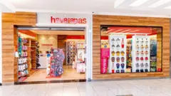 Loja da Havaianas no Itajaí Shopping, em Itajaí, Santa Catarina