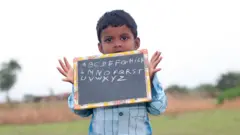 'आम्ही प्रवेश देणार नाही,' इंग्रजी शाळांच्या भूमिकेमुळे RTE अंतर्गत प्रवेश नाही?