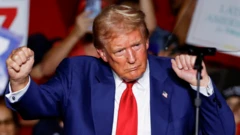 13 सप्टेंबरच्या लास वेगासमधील एका रॅलीत डोनाल्ड ट्रम्प.