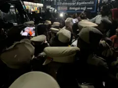 திருப்பரங்குன்றம்: தீபம் ஏற்ற உத்தரவிட்ட நீதிபதி, மலை பாதையில் போலீஸ் குவிப்பு - கள நிலவரம்