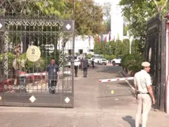 દિલ્હી વિધાનસભા સુરક્ષામાં છીંડુ, યુપીની કાર ઘૂસાડી દીધી, સીઆરપીએફ, બીબીસી ગુજરાતી 