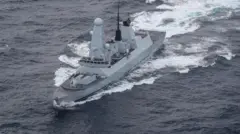 أسقطت المدمرة البريطانية HMS Diamond هجوما مشتبها به بطائرة بدون طيار الشهر الماضي