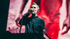 วง Massive Attack ถูกสั่งห้ามเข้าสิงคโปร์ หลังชูธงสนับสนุนปาเลสไตน์บนเวทีคอนเสิร์ต
