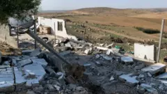 منازل مهدمة في خربة زنوتا