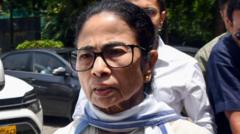 तृणमूल कांग्रेस का संकट बीजेपी के नेतृत्व वाली केंद्र सरकार को कैसे फ़ायदा पहुंचा सकता है?