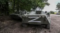 Ifoto yafashwe ku itariki ya 10 Nzeri (9) mu 2022, igaragaza imodoka z'igisirikare cy'Uburusiya i Balakliya, mu karere ka Kharkiv, muri Ukraine