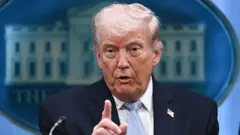 डोनाल्ड ट्रम्प