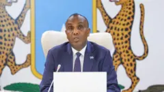 Umushikiranganji wa mbere wa Somalia Hamza Abdi Bare