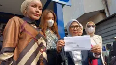 Korban pelecehan seksual Miss Universe Indonesia di Polda Metro Jaya, Senin (7/8/2023)