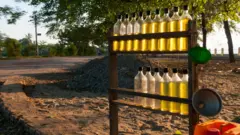 စစ်ကိုင်းတိုင်းထဲက ဆီဆိုင်တစ်ခု