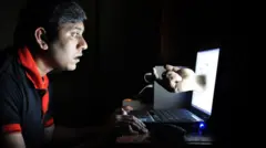 ''මගේ උපදෙස තමයි තමන්ගේ ඥාතින් හෝ දන්න කියන කවුරුත් නැති රටක ඉදලා එන දුරකථන ඇමතුම් වගේම විවිධ වංචාවන්ට ලක් කරන්න පුළුවන් කියලා හිතෙන කෙටි පණිවිඩ වලට පිළිතුරු දෙන්න යන්න එපා කියන එක.''