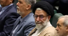 Kemgbe e gbuchara onyendu kachasị elu bụ Ayatollah Ali Khamenei n'ụbọchị mbụ nke agha ahụ n'ọnwa Febụwarị 28, e gbuola ọtụtụ ndị isi na ndị isi agha Ịran