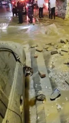 காணொளி: ஏவுகணை தாக்குதல் காரணமாக இஸ்ரேல் தெருக்களில் வெள்ளம்