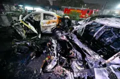 বিস্ফোরণ তুবড়ে যাওয়া কয়েকটি গাড়ি