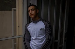 Yazen Alhasnat, 17, di morning afta dem release am from prison. "E still possible to get hope," he say