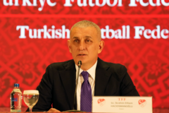 TFF Başkanı Hacıosmanoğlu: 'Bu işten zarar görecek kulüpler de futbolcular da var'