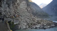 সড়ক তৈরি আর প্রশস্ত করার কারণে হিমালয় এলাকায় বিপদের ঝুঁকি বাড়ছে