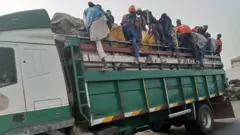 Babbar mota da mutane