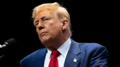 डोनाल्ड ट्रंप