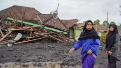 fakta-fakta-terbaru-erupsi-gunung-semeru-status-187-pendaki-diklaim-dalam-kondisi-aman