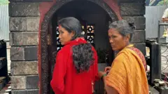 हायू परिवार तालवाराहीमा पूजा गर्दै