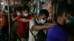 Foto ilustrasi. Pada Maret 2022 melaporkan pihak berwenang di Kamboja berhasil menyelamatkan 44 WNI setelah "diperdagangan layaknya ternak" oleh sindikat perjudian online China yang beroperasi di Sihanoukville dan Chrey Thum. 