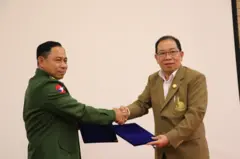 ဥက္ကဋ္ဌ ဗိုလ်ချုပ်ကြီး ယွက်စစ်နဲ့ စစ်ကောင်စီ ငြိမ်းချမ်းရေးဆွေးနွေးရေးအဖွဲ့တို့ ဖေဖော်ဝါရီလတုန်းက တွေ့ဆုံမှု 