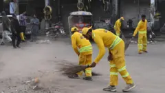 سینیٹری ورکرز 