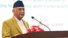 प्रधानमन्त्री केपी ओली राष्ट्रिय जनसङ्ख्या नीति सार्वजनिक कार्यक्रममा बोल्दै