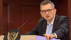Volkar Perthes 