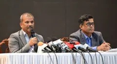 সংবাদ সম্মেলনে আইন উপদেষ্টা আসিফ নজরুল
