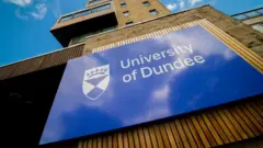 Sign board wey show Dundee University logo