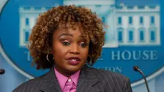 Karine Jean-Pierre mu kiganiro n'abanyamakuru ku wa mbere