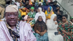 Awọn oṣere nibieto isinku Ogogo
