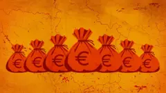 Sedam džakova na kojima je nacrtan simbol evra na narandžastoj pozadini