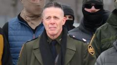Qui est Greg Bovino, commandant de la police des frontières américaine et principal responsable de la campagne d'expulsion menée par Trump ?