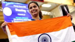 एक ही ओलंपिक में दो मेडल जीतने वाली पहली खिलाड़ी बनीं मनु भाकर