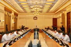 ဗိုလ်ချုပ်မှူးကြီးမင်းအောင်လှိုင် ပြည်ပရောက် မြန်မာသံအမတ်တွေကိုခေါ်တွေ့