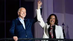 Ku myaka 81, Joe Biden 'yaraze' ukwiyamamaza kwiwe icegera ciwe Kamala Harris.