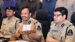 ஹைதராபாத், சென்னை உள்ளிட்ட பல நகரங்களுக்கு ஸ்பீட் போஸ்டில் கஞ்சா விநியோகித்த கும்பல் சிக்கியது எப்படி? 