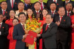 Chủ tịch Quốc hội Trần Thanh Mẫn chúc mừng ông Lê Quang Tùng nhận chức Bí thư Thành ủy Cần Thơ