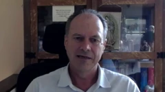 Nelson Arns Neumann dando entrevista