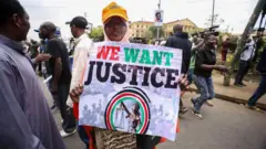 Dubartii Haqa barbaanna jechuun Mana Murtii dura dhaabbattu