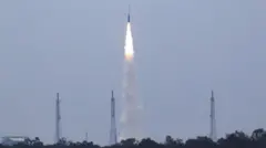 ஸ்ரீஹரிகோட்டாவில் உள்ள இந்திய விண்வெளி ஆராய்ச்சி நிறுவனத்தின் ஏவுதளத்திலிருந்து சனிக்கிழமையன்று 'விக்ரம்-1' ஏவப்பட்டது.
